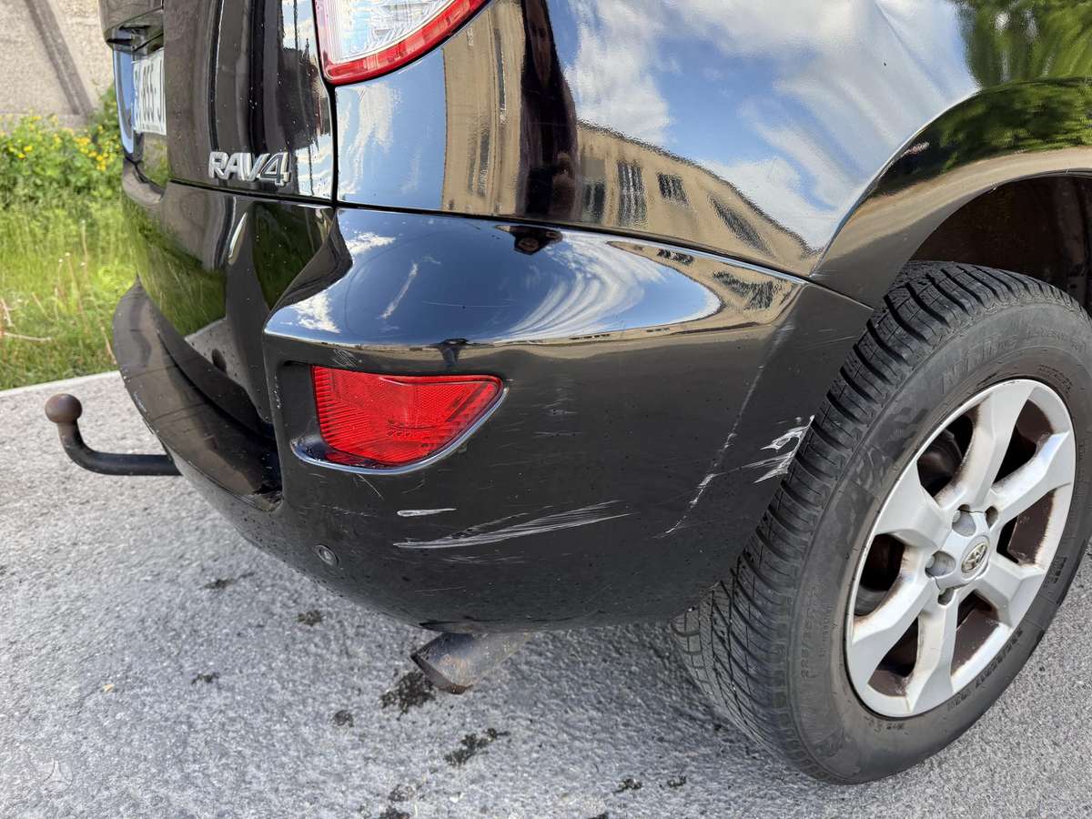 Toyota RAV4 - 10