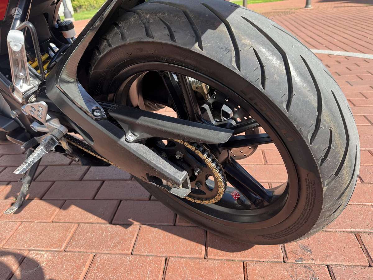 Yamaha YZF 125cc, superbikes