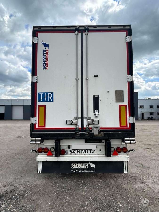 Schmitz SKO24, šaldytuvai