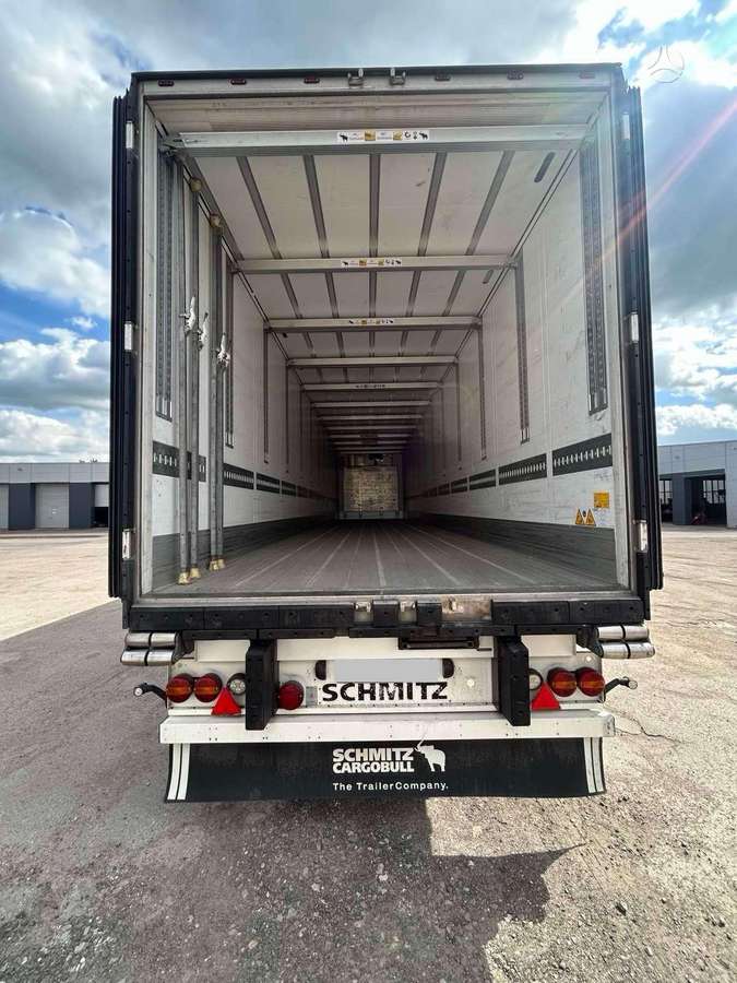 Schmitz SKO24, šaldytuvai