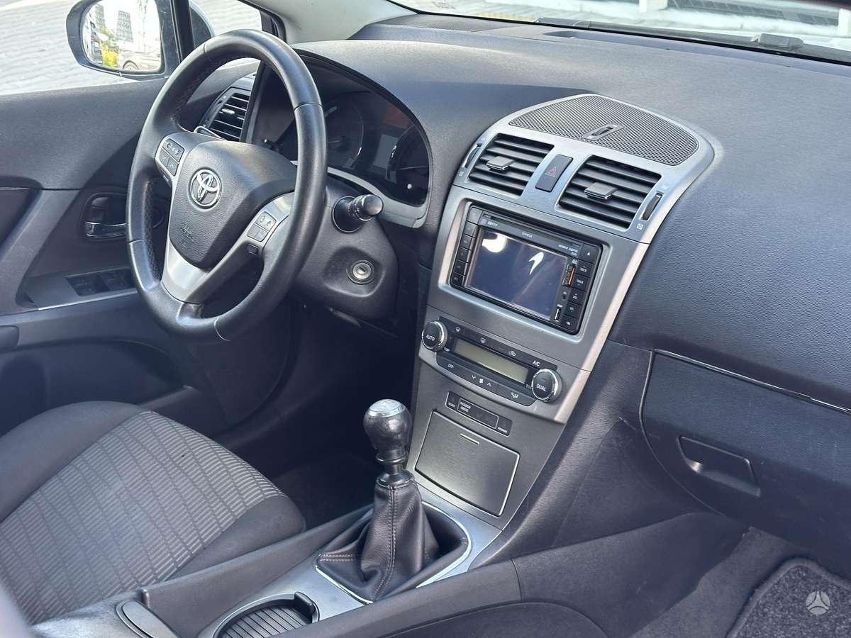 Toyota Avensis, 2.2 l., Универсал
