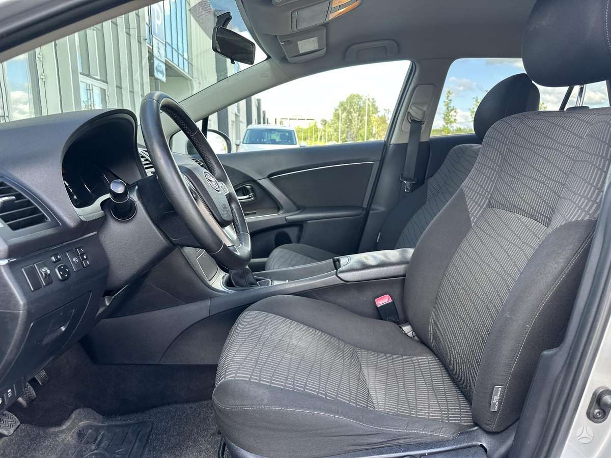 Toyota Avensis, 2.2 l., Универсал