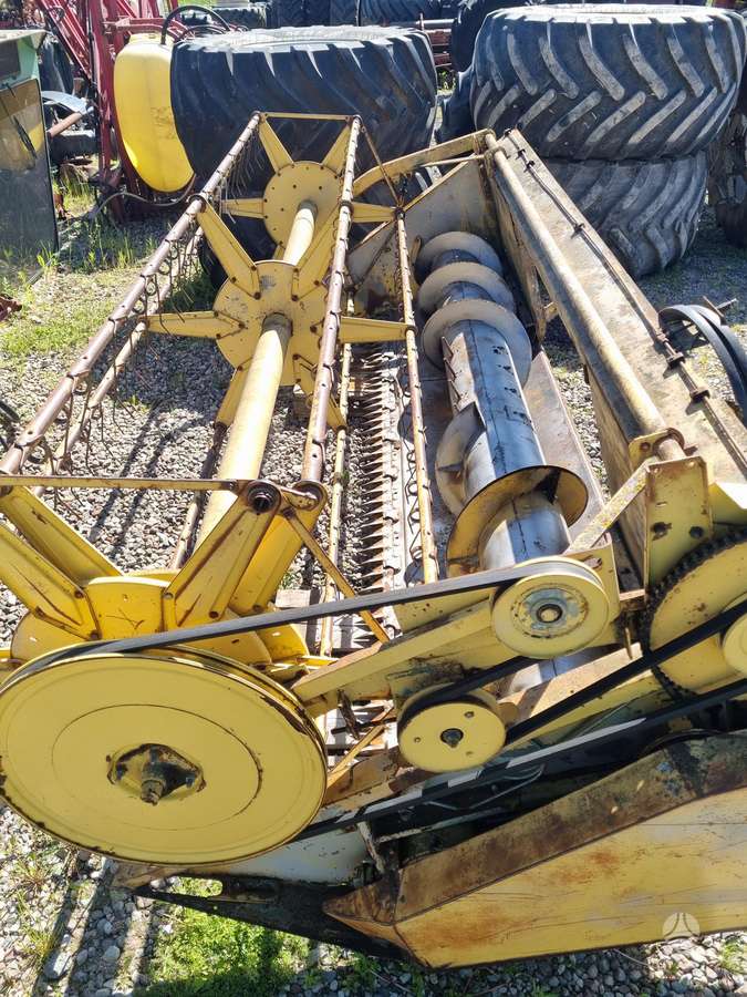 New Holland 8050, комбайны