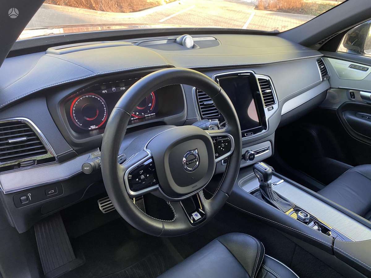 Volvo XC90 - 8