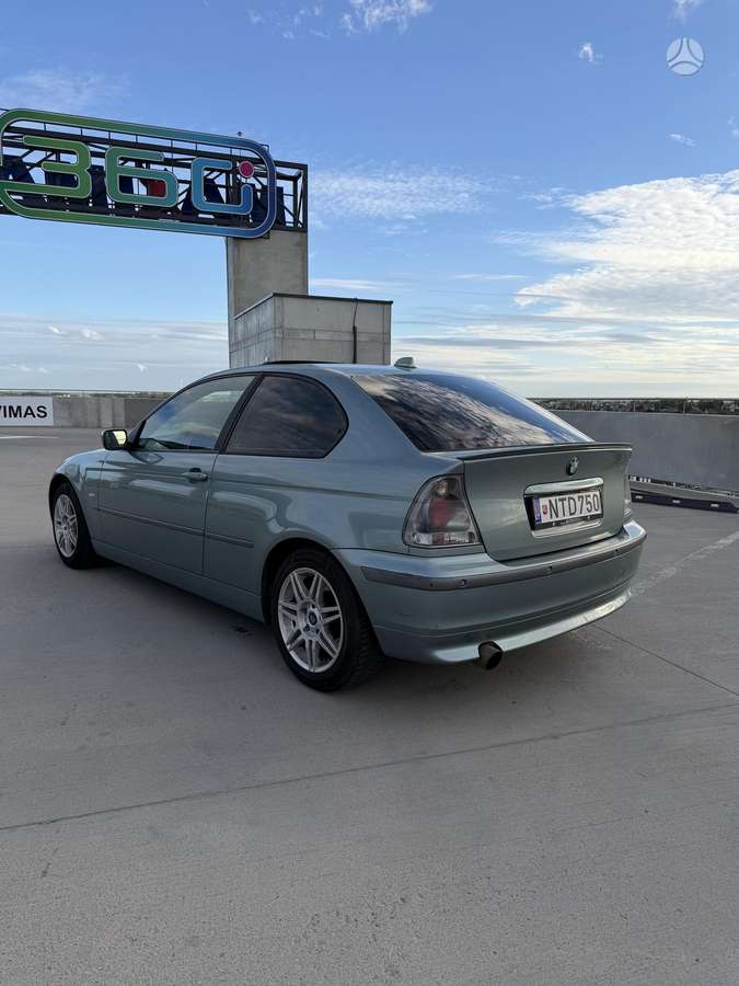 BMW 320, 2.0 l., hatchback