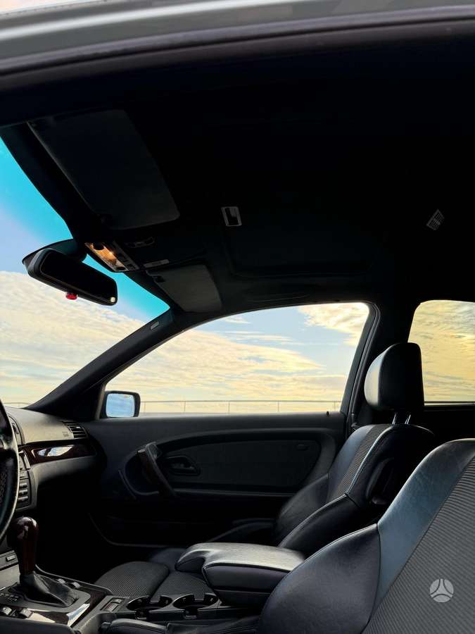 BMW 320, 2.0 l., hatchback