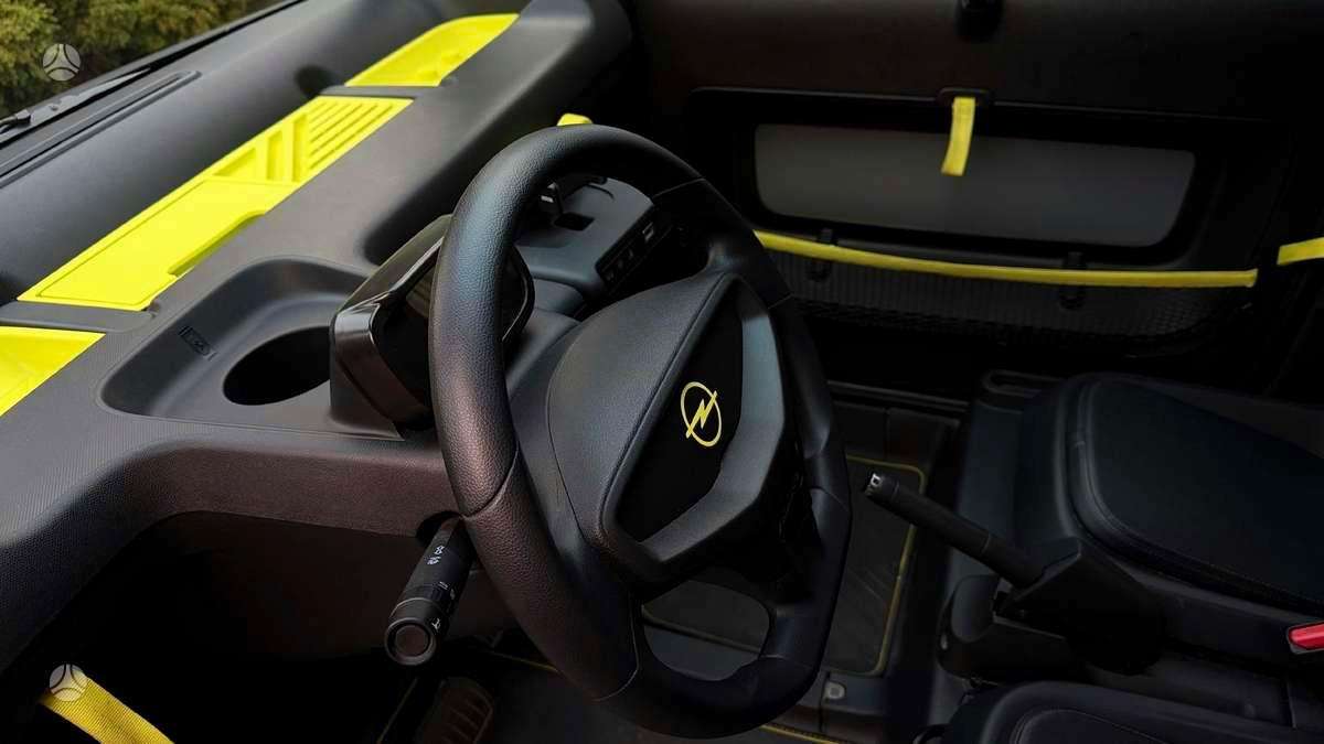 Opel Rocks-e, hatchback