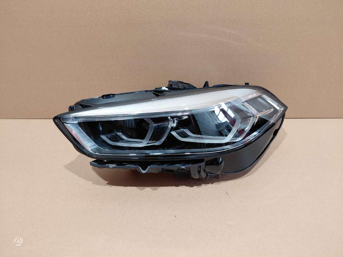 BMW 1 serija F40 full led