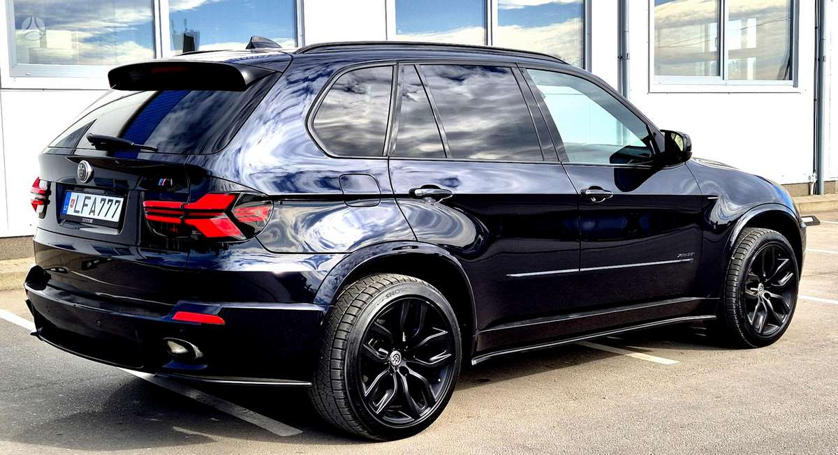 BMW X5, 3.0 l., off-road / crossover