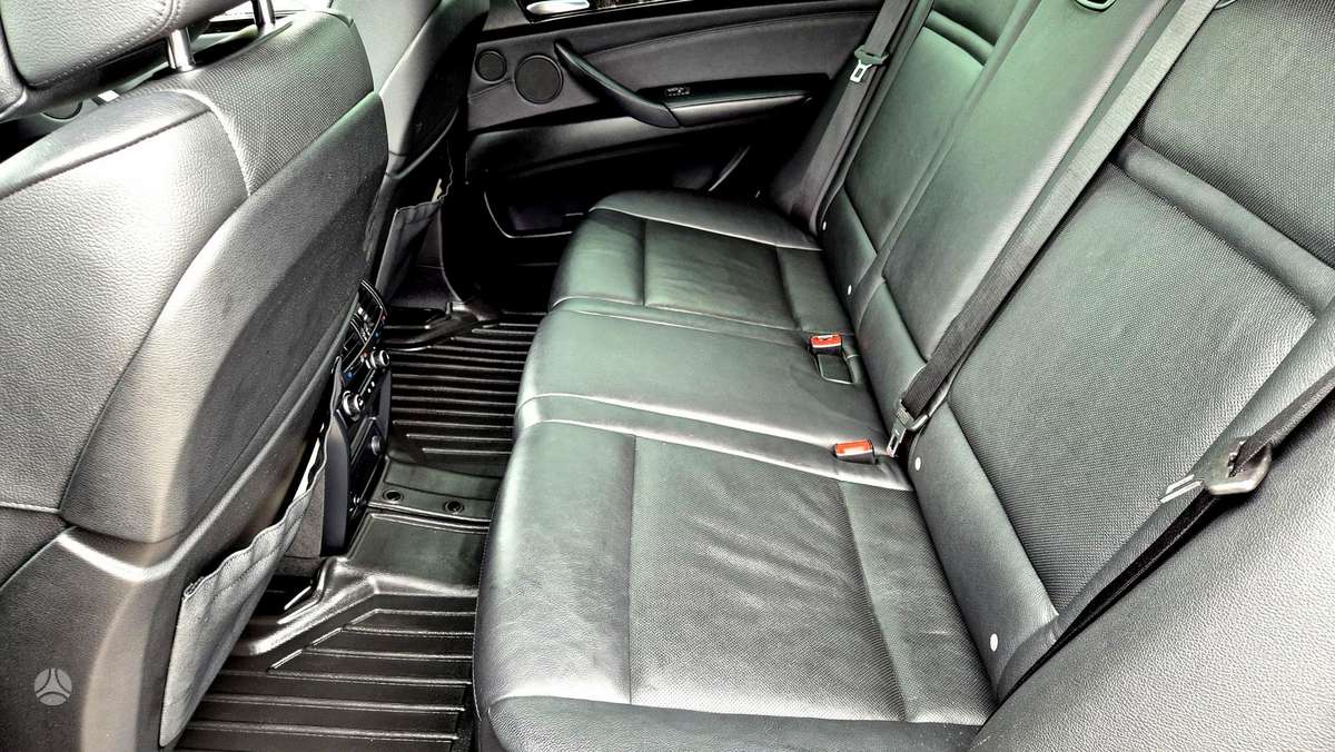 BMW X5, 3.0 l., off-road / crossover