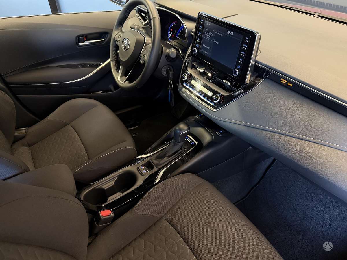 Toyota Corolla, 1.2 l., hatchback