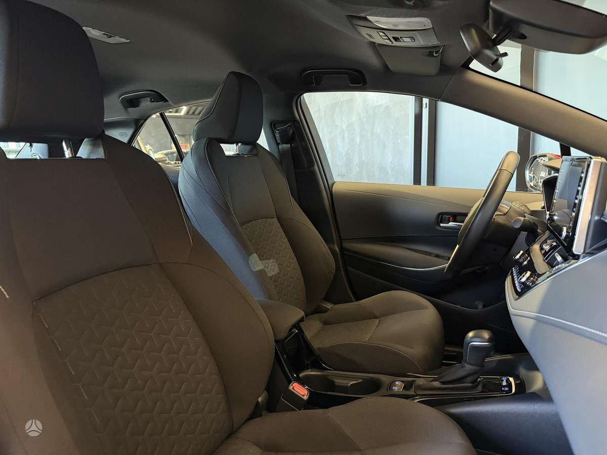 Toyota Corolla, 1.2 l., hatchback