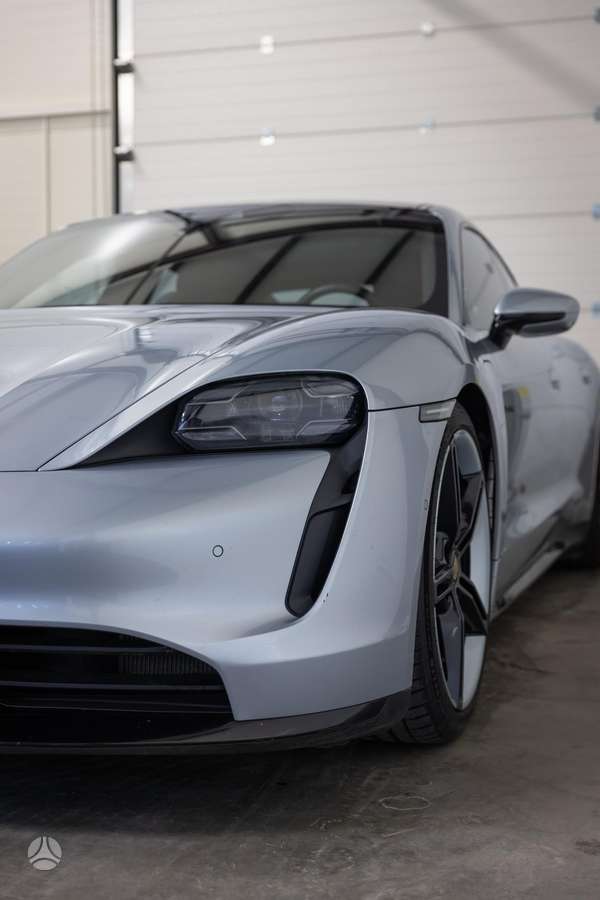 Porsche Taycan - 2