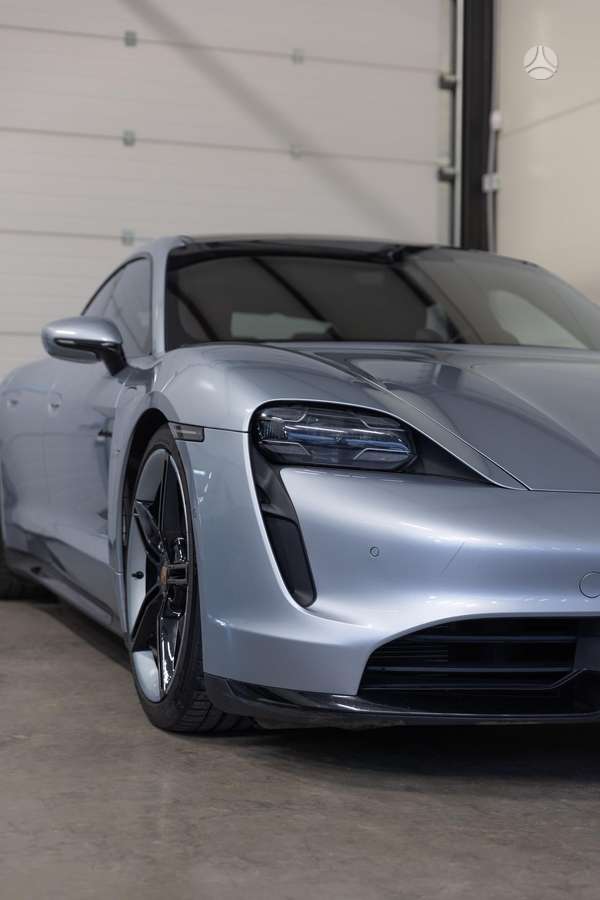 Porsche Taycan - 3