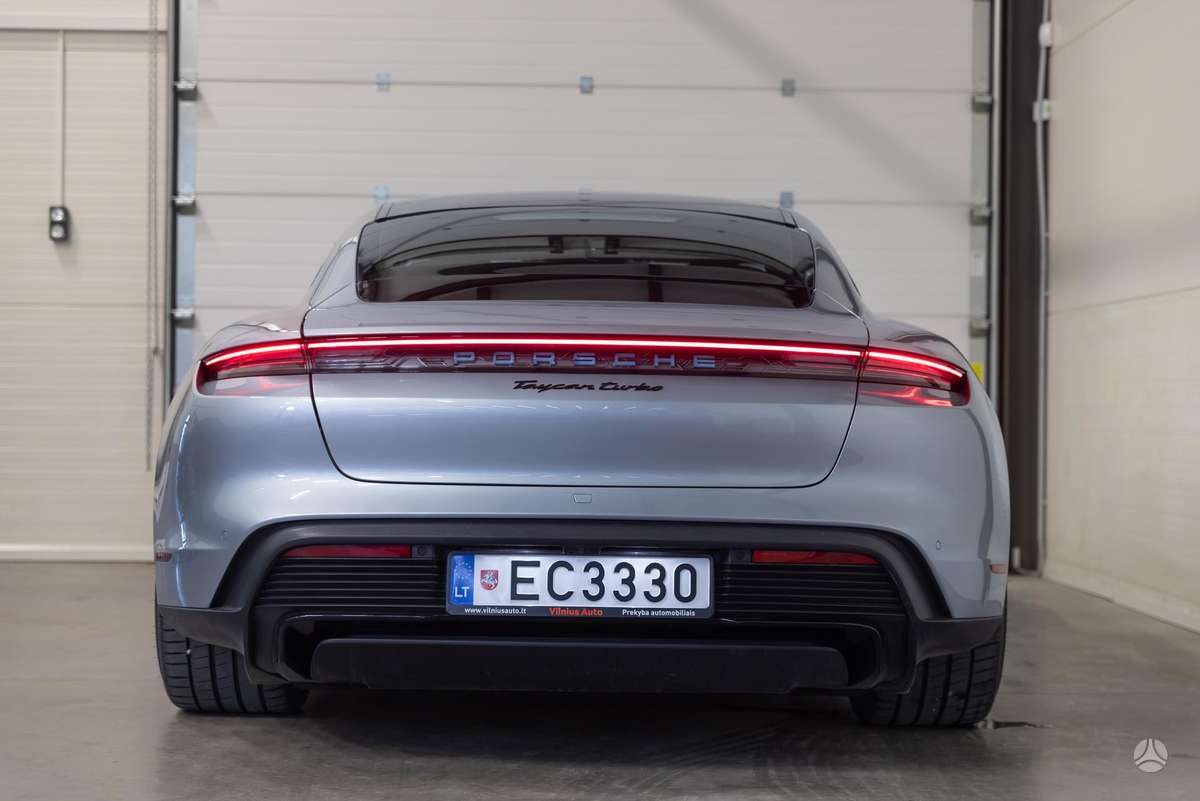 Porsche Taycan - 7