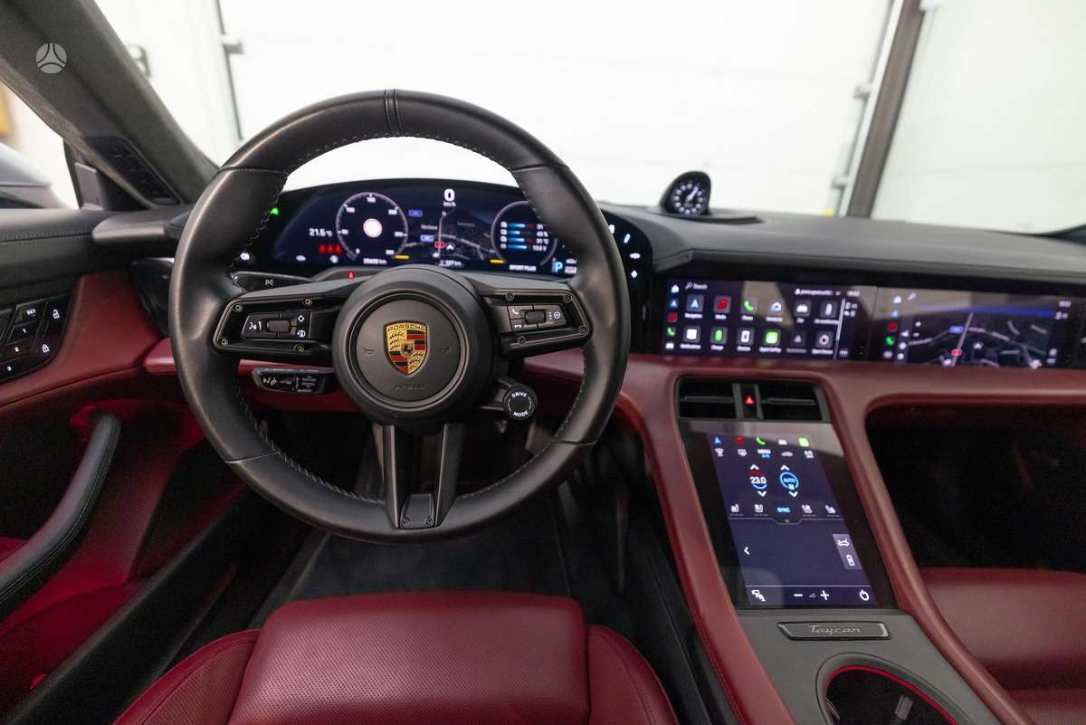 Porsche Taycan - 9