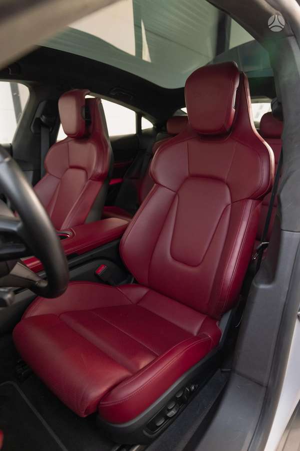 Porsche Taycan - 10