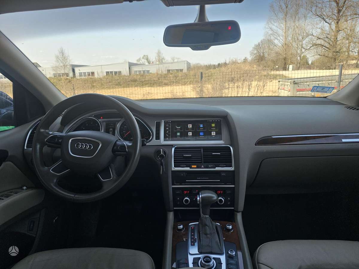 Audi Q7, 3.0 l., off-road / crossover