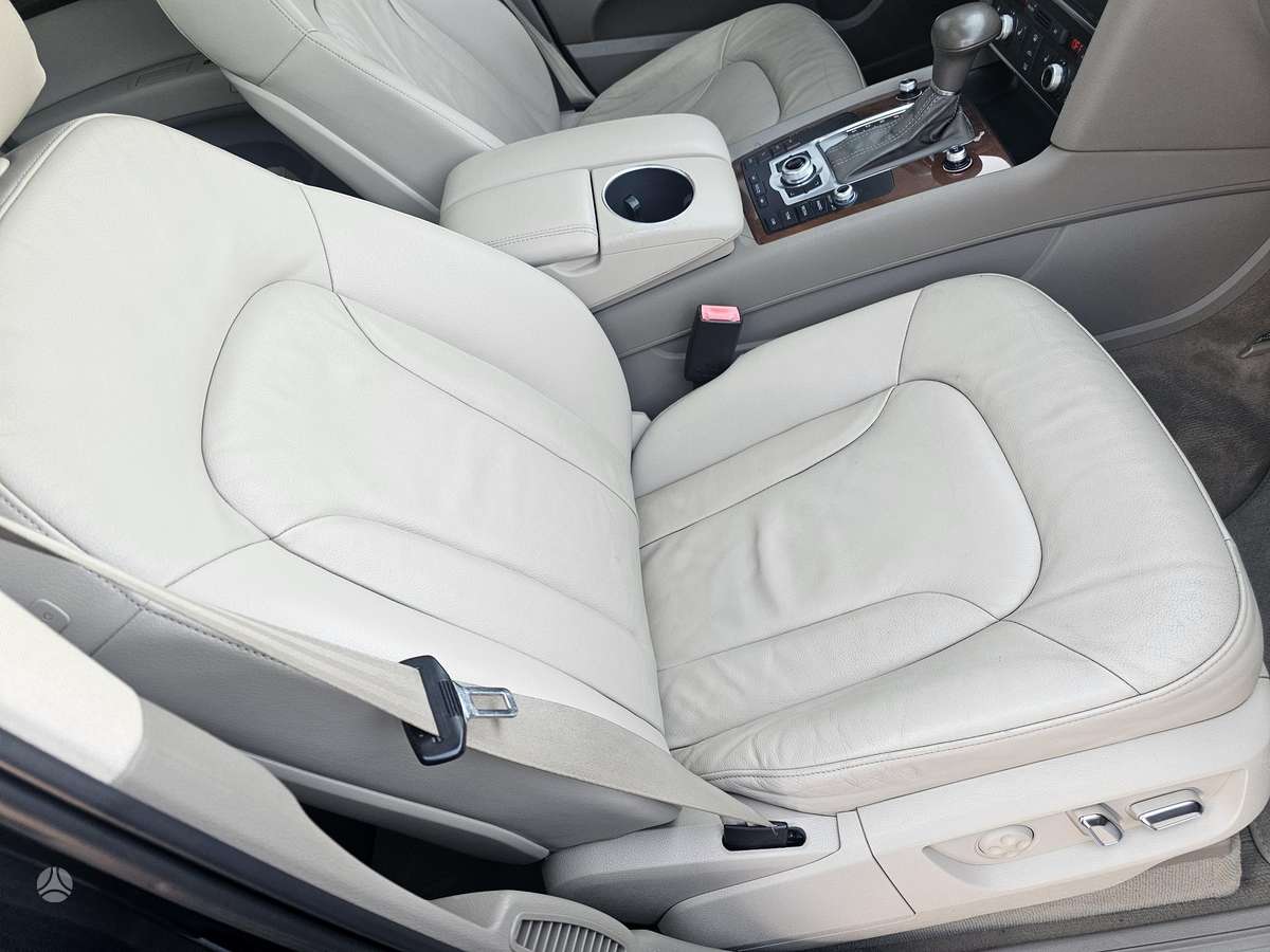 Audi Q7, 3.0 l., off-road / crossover