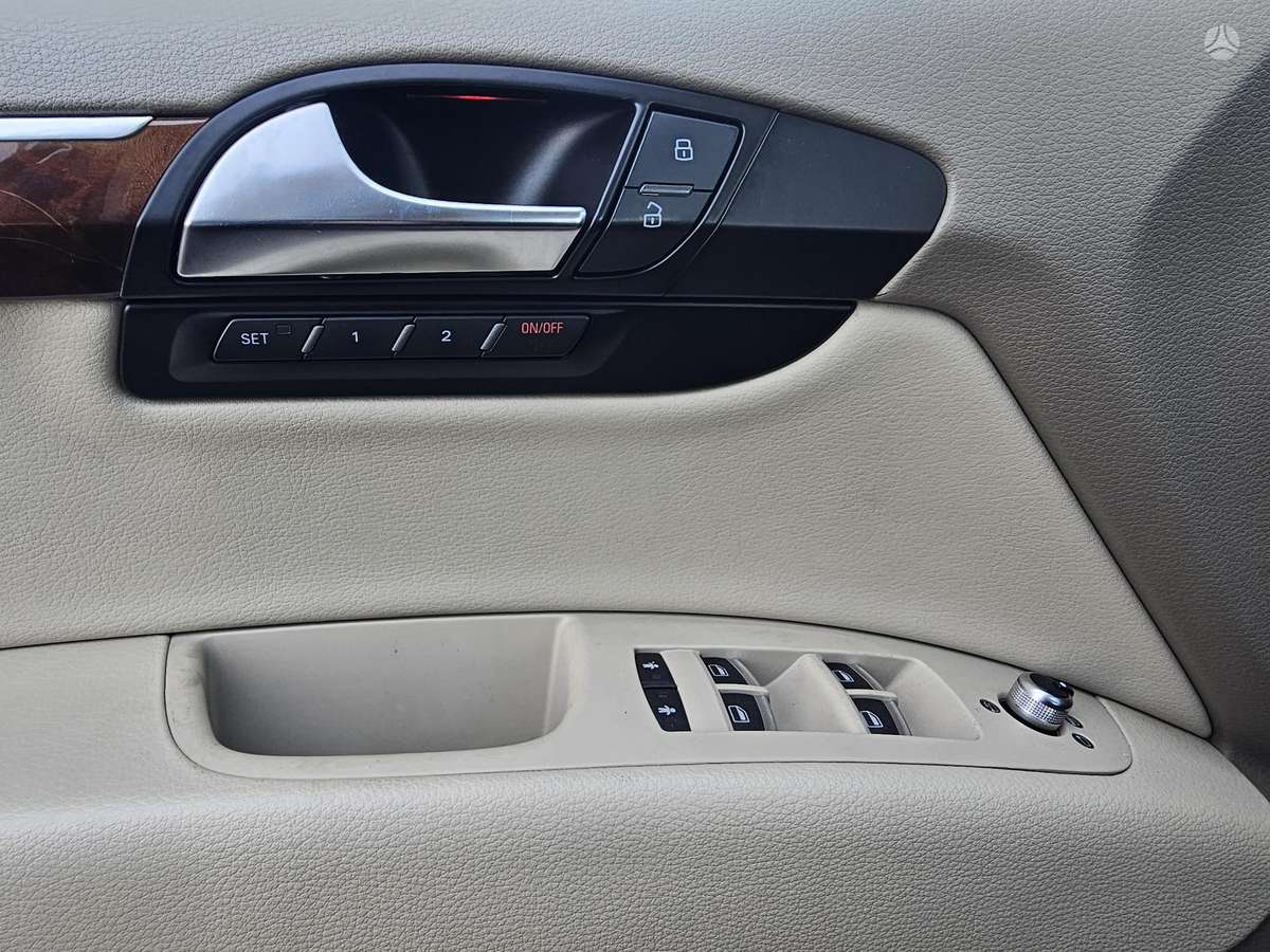 Audi Q7, 3.0 l., off-road / crossover