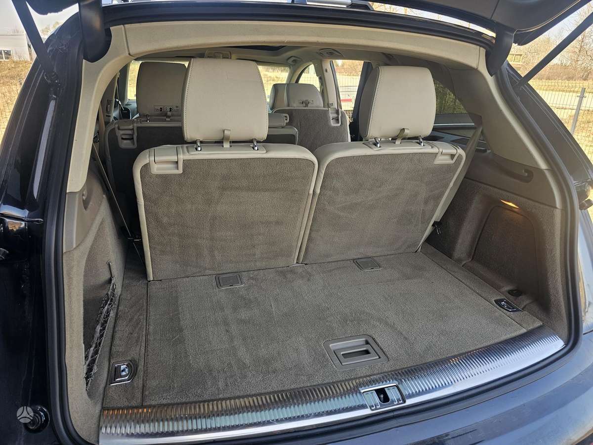 Audi Q7, 3.0 l., off-road / crossover
