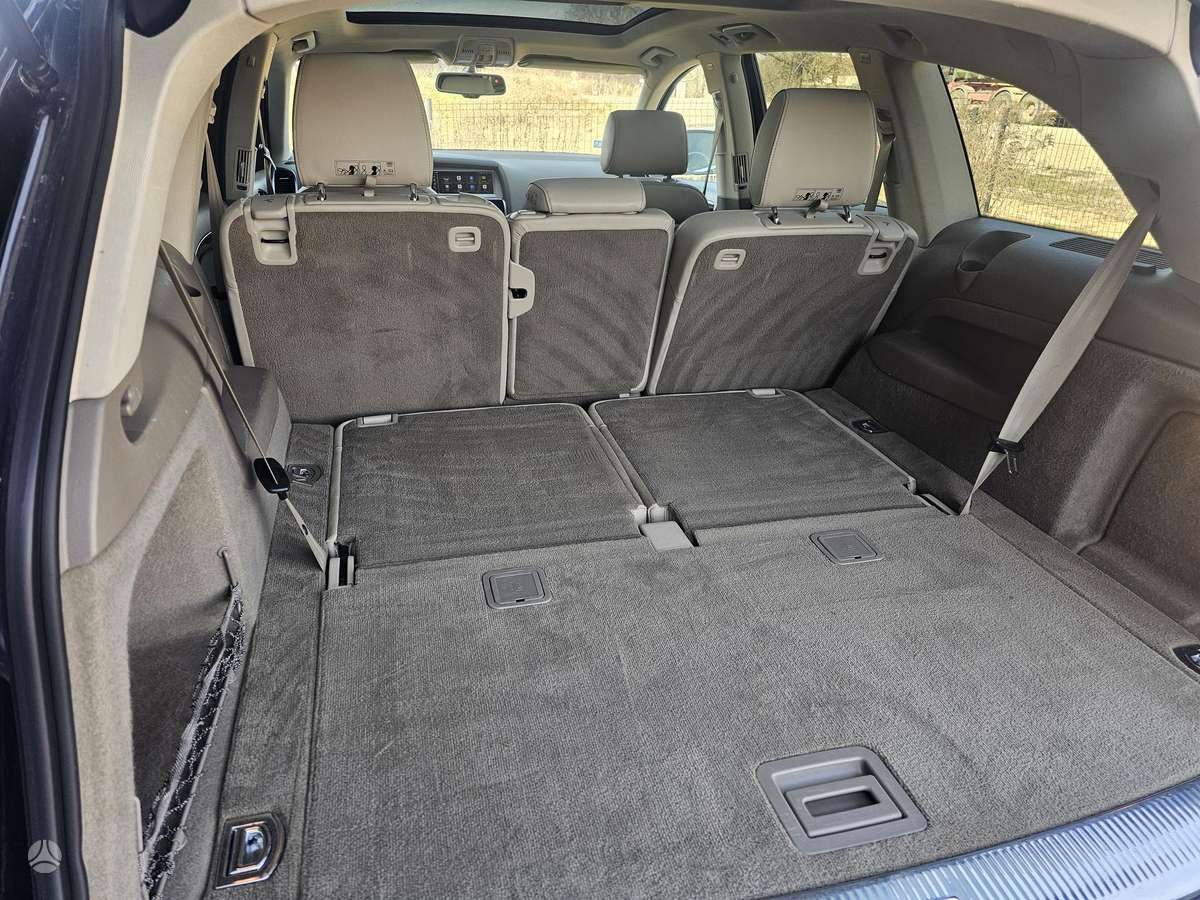 Audi Q7, 3.0 l., off-road / crossover