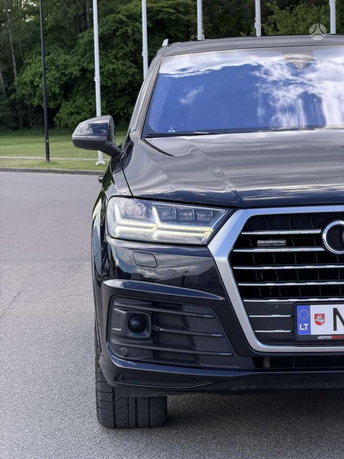Audi Q7, 3.0 l., off-road / crossover