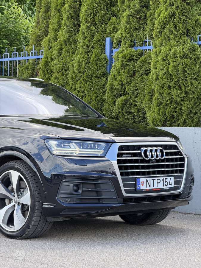 Audi Q7, 3.0 l., off-road / crossover
