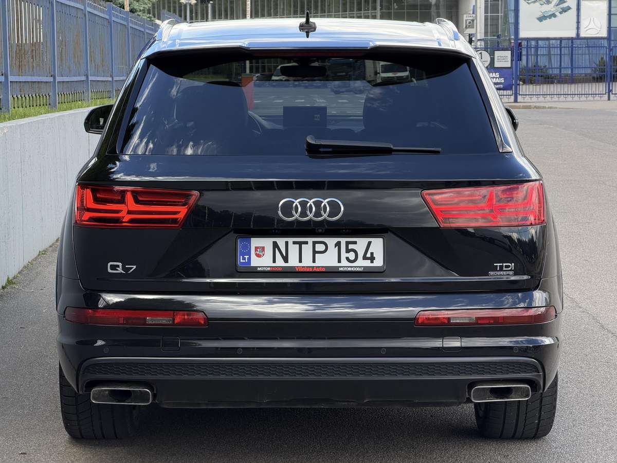 Audi Q7, 3.0 l., off-road / crossover
