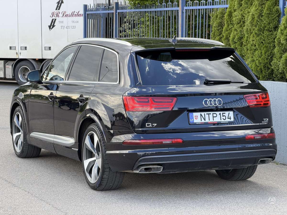 Audi Q7, 3.0 l., off-road / crossover