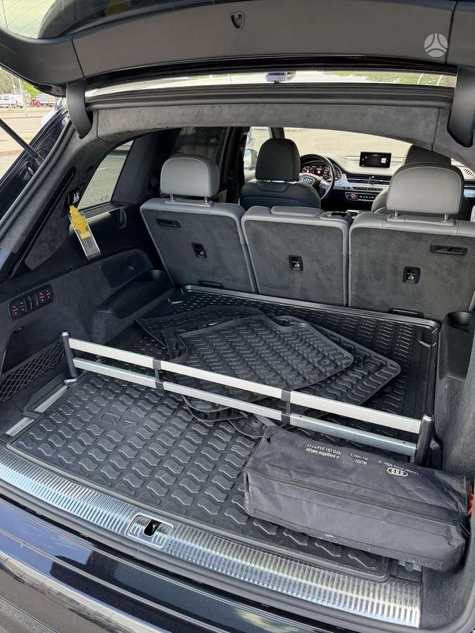 Audi Q7, 3.0 l., off-road / crossover