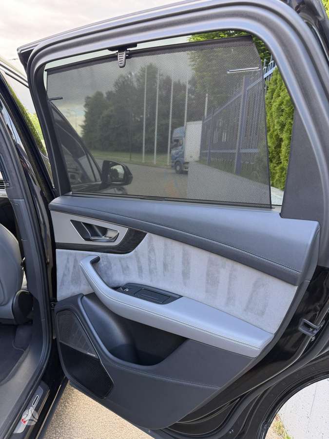 Audi Q7, 3.0 l., off-road / crossover