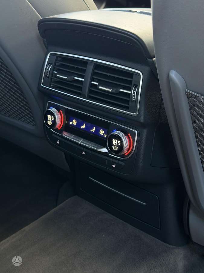 Audi Q7, 3.0 l., off-road / crossover