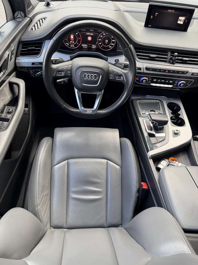 Audi Q7, 3.0 l., off-road / crossover