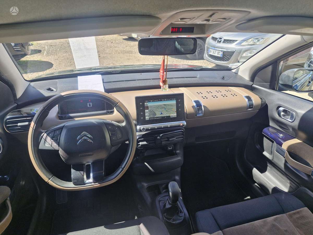 Citroen C4 Cactus, 1.2 l., Минивэн