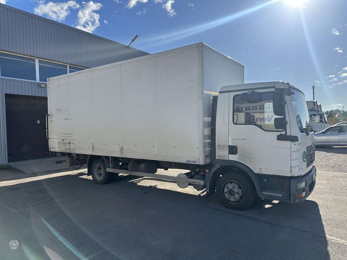 MAN TGL, box trucks / box vans