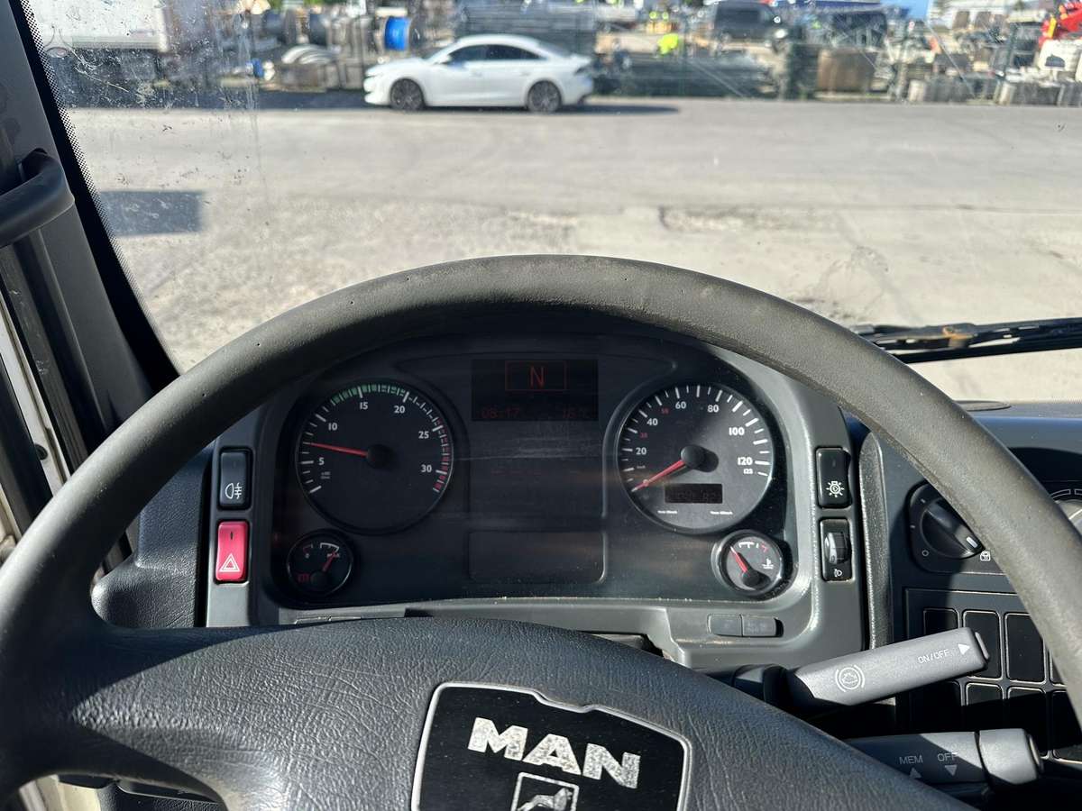 MAN TGL, box trucks / box vans