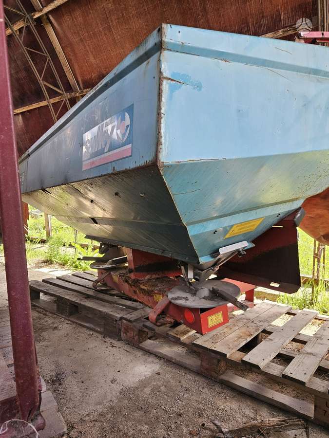 Sulky DPX 18, spreaders