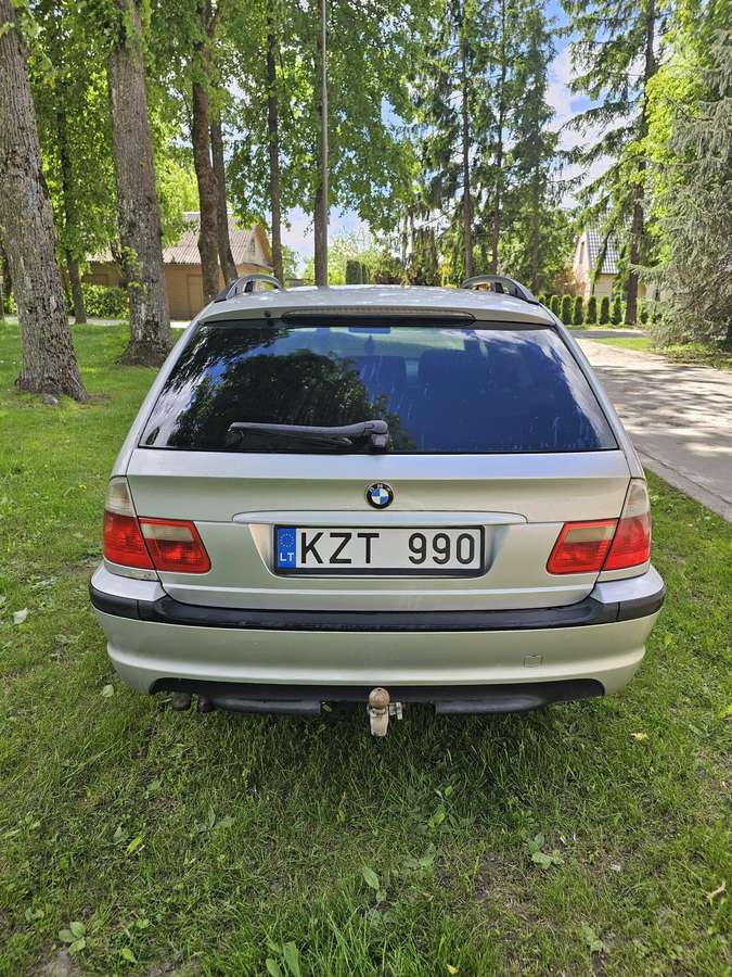 BMW 330, Универсал