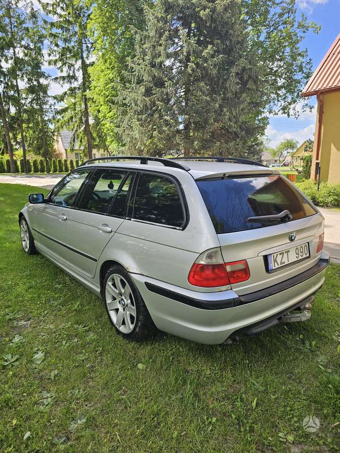 BMW 330, Универсал