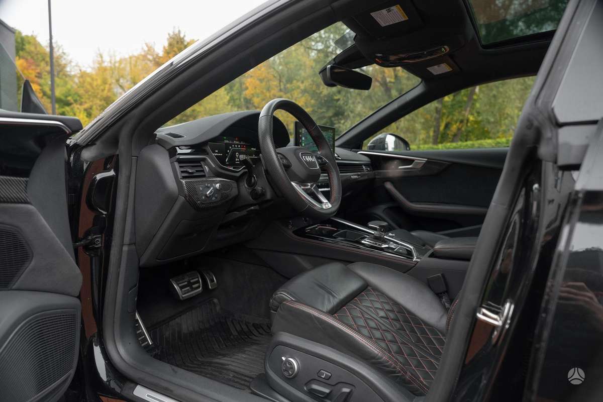 Audi S5, 3.0 l., Седан
