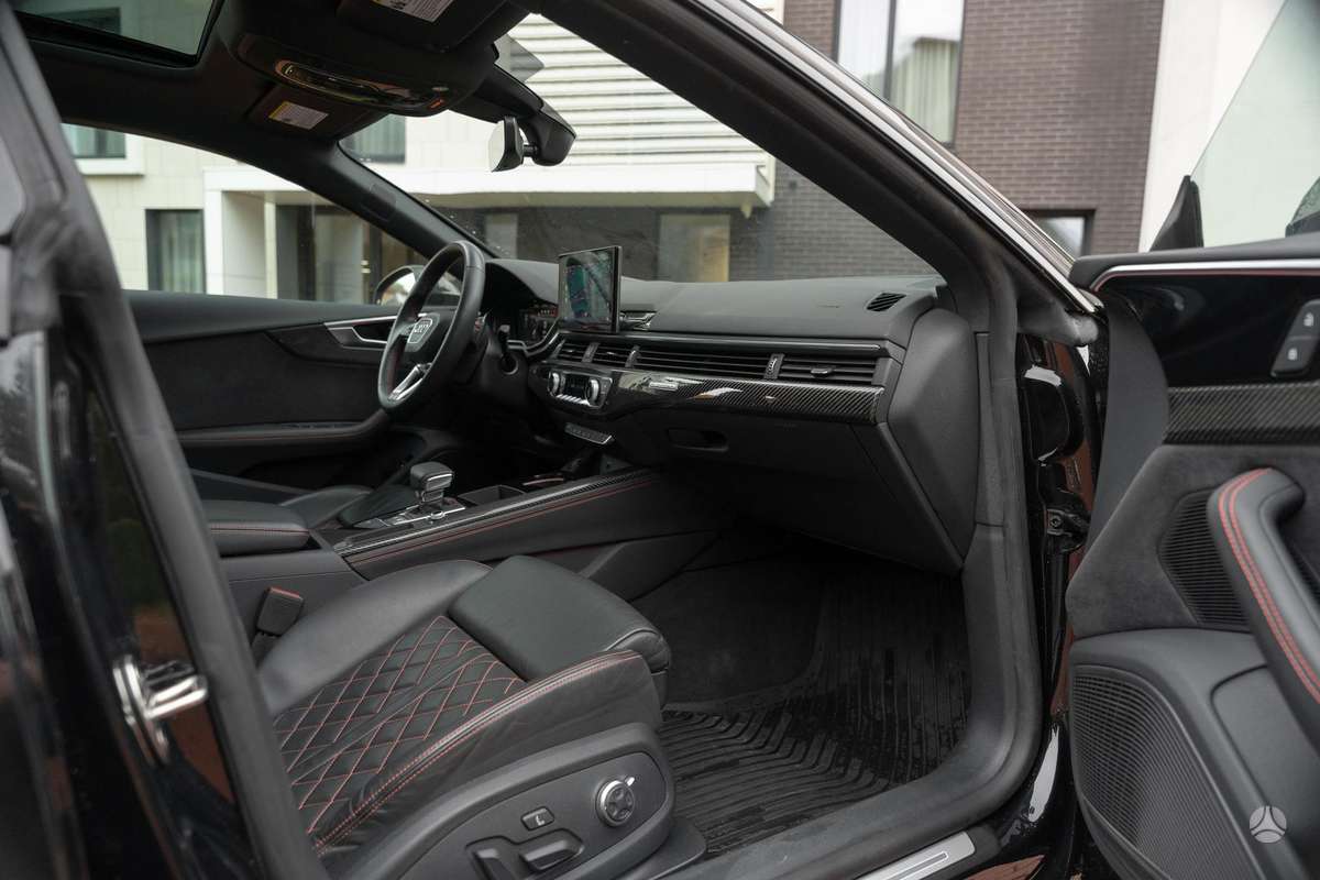 Audi S5, 3.0 l., Седан