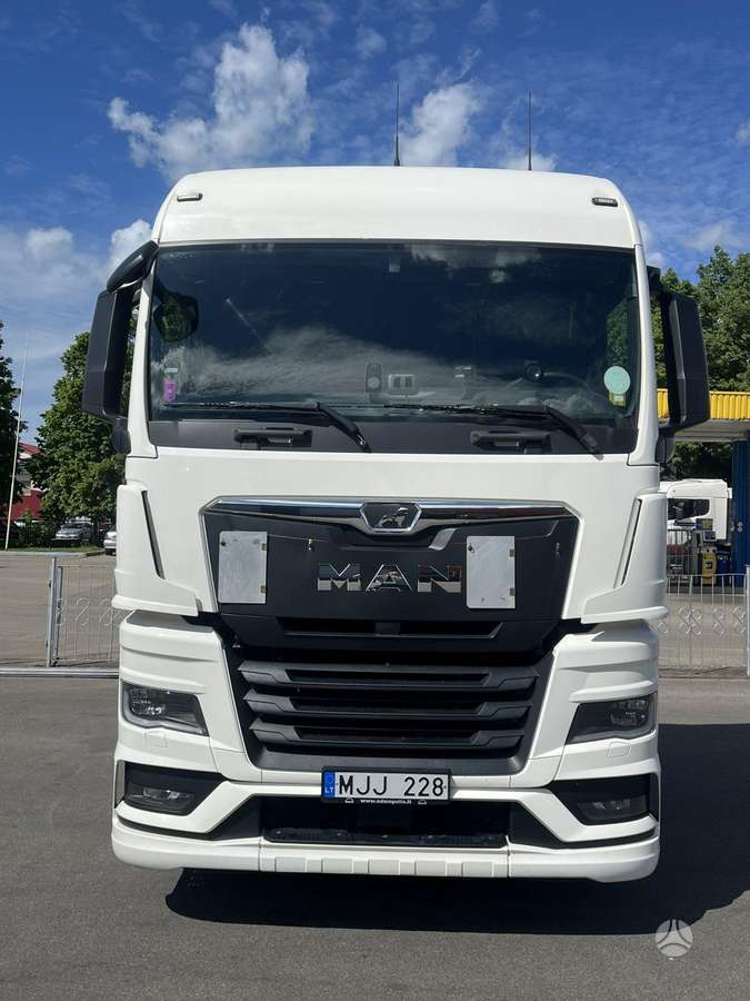 MAN TGX 18.470, double sleeper