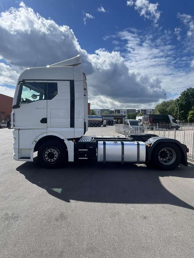 MAN TGX 18.470, double sleeper