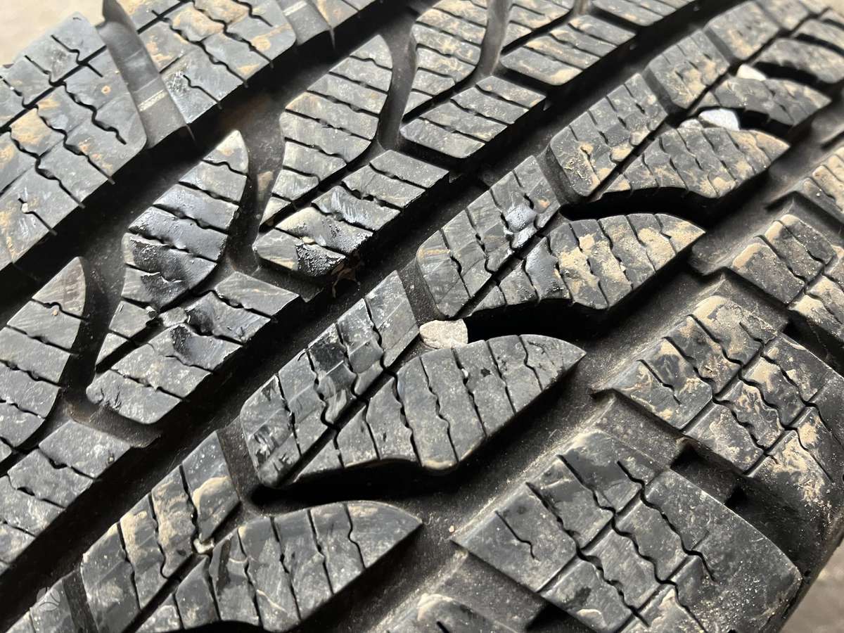 Goodyear ULTRA GRIP CARGO, winter 215/65 R16