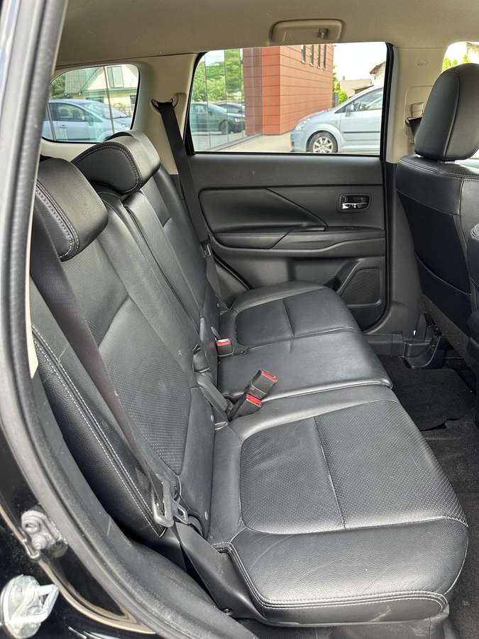 Mitsubishi Outlander, 2.3 l., Минивэн