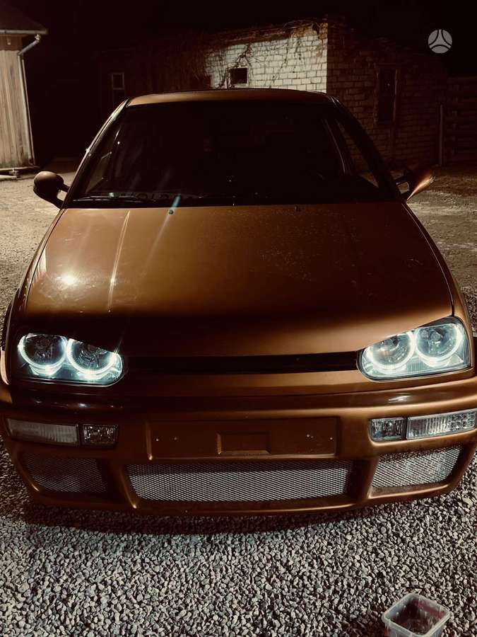 Volkswagen Golf - 2