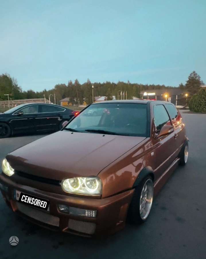 Volkswagen Golf - 3