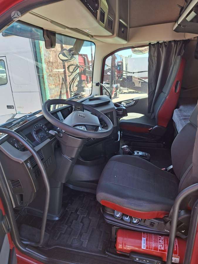 Volvo FH 460, double sleeper