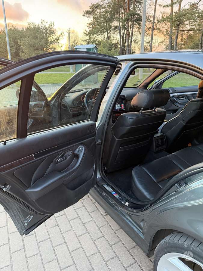 BMW 530, 2.9 l., Седан